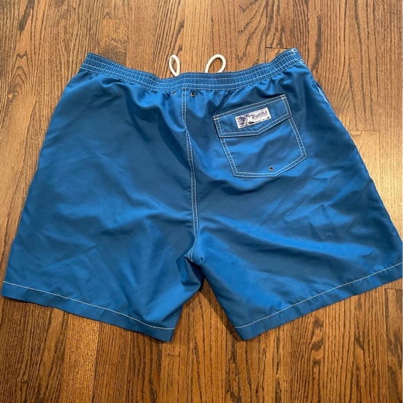 Men’s XXL Surf and Swim Co. Swim Trunks - Picture 3 of 4